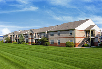 Stone Ridge Flats and Townhomes in Indianapolis, IN - Building Photo - Building Photo