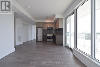 20-1120 Brin Dr in Toronto, ON - Building Photo - Building Photo