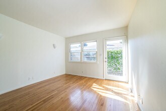3555 Beethoven St, Unit 3555 in Los Angeles, CA - Foto de edificio - Building Photo