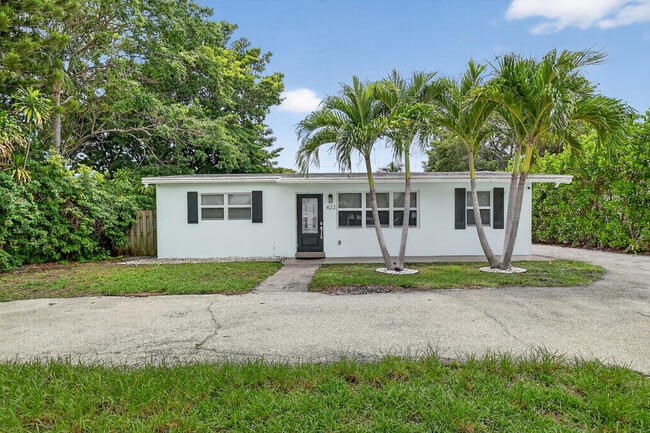 property at 422 W Ocean Ave