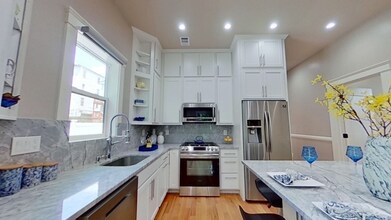 51 Hamilton St, Unit 1 in Boston, MA - Building Photo - Building Photo