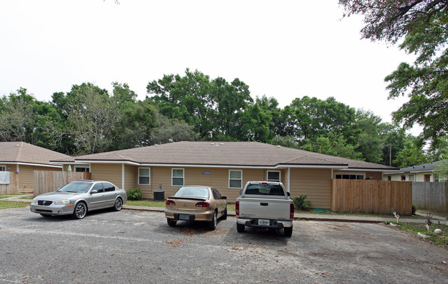 1921 Lansing Dr in Pensacola, FL - Building Photo - Building Photo