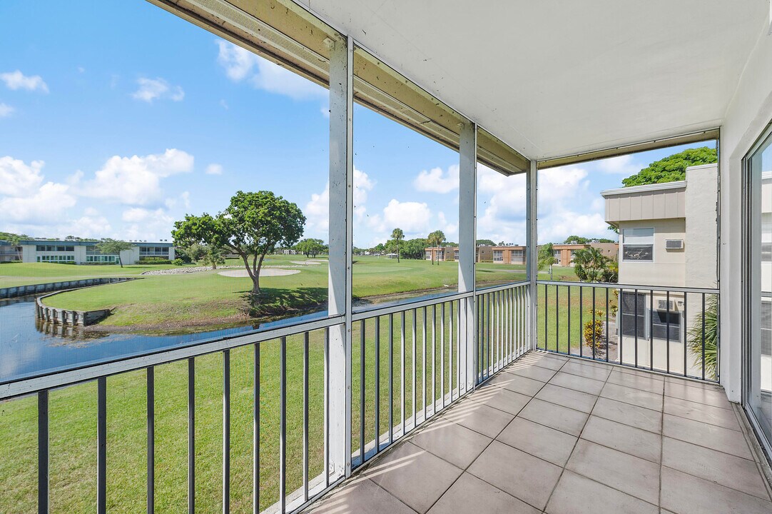 511 Flanders K in Delray Beach, FL - Building Photo