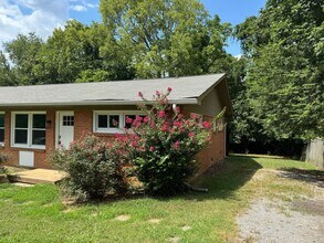 907 Elwood Dr in Clarksville, TN - Building Photo - Building Photo
