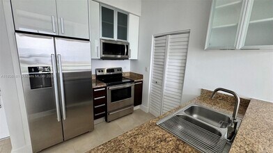 2525 SW 3rd Ave, Unit PH-06 in Miami, FL - Building Photo - Building Photo