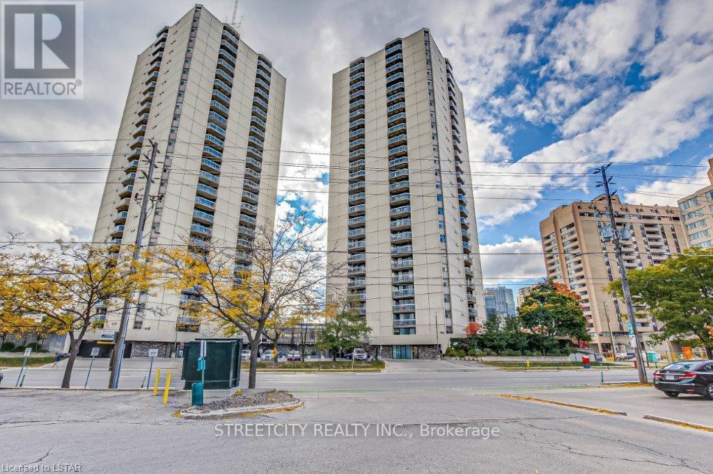 363-2363 Colborne St in London, ON - Building Photo