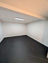 564 Adele St in Elmhurst, IL - Foto de edificio - Building Photo