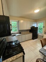 149-151-151 Scheerer Ave, Unit 2 in Newark, NJ - Building Photo