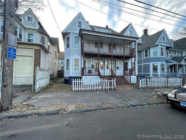 383 Myrtle Ave in Bridgeport, CT - Building Photo