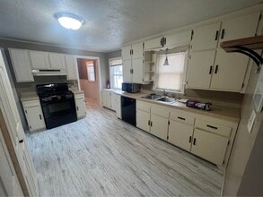 1522 E Madison St in Eau Claire, WI - Building Photo - Building Photo