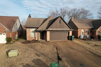 2256 Lake Springs Ln in Memphis, TN - Building Photo - Building Photo