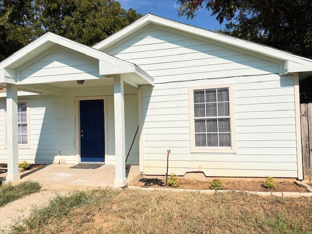 208 Park-Way St in Rockdale, TX - Building Photo