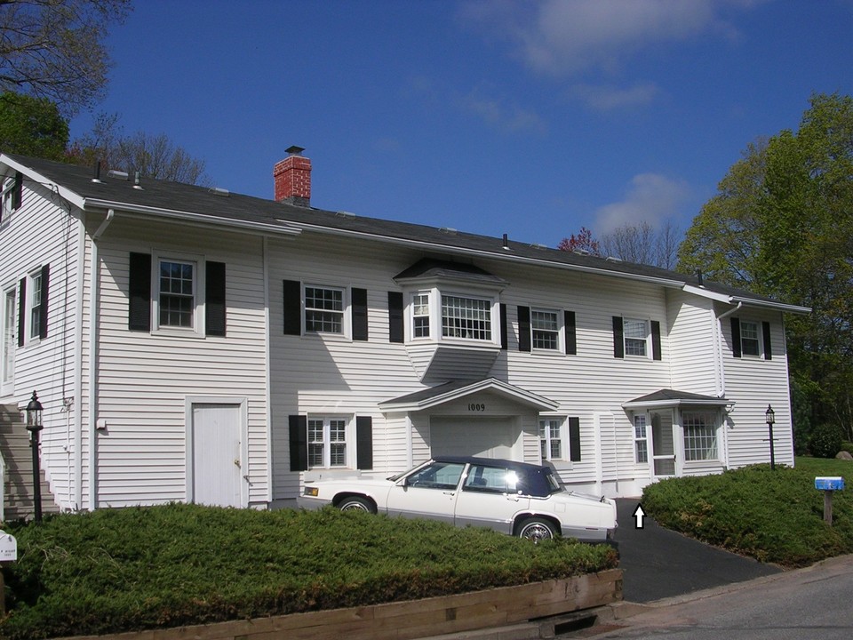 1009 King Rd, Unit Ground Floor in Cheshire, CT - Foto de edificio