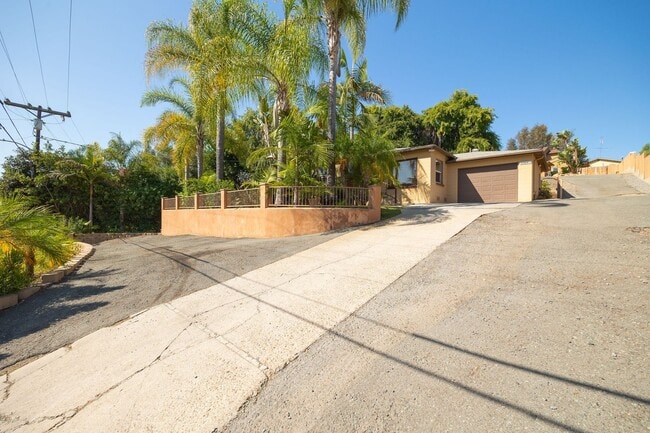 3304 Calavo Dr