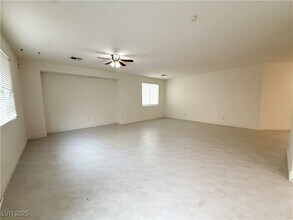 9748 Waukegan Ave in Las Vegas, NV - Building Photo - Building Photo