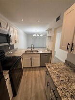 8407 Royal Palm Blvd in Coral Springs, FL - Building Photo