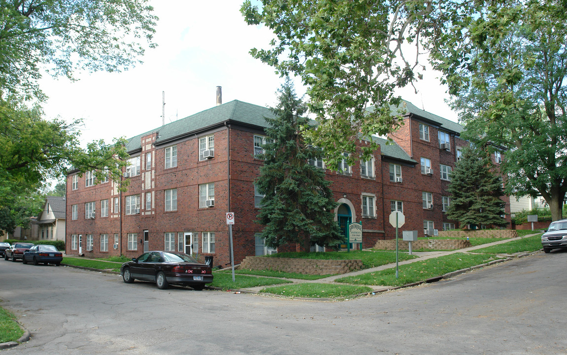 The Green Lodge in Omaha, NE - Building Photo