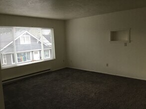4202-4224-4224 SE 58th Ave in Portland, OR - Building Photo - Building Photo