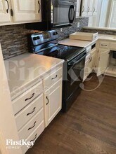 8533 N Overland Dr in Kansas City, MO - Building Photo - Building Photo