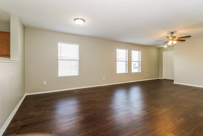 1815 Northridge Dr in Terrell, TX - Building Photo - Building Photo