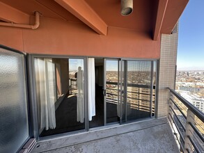 100 Park Ave W, Unit 1704 in Denver, CO - Building Photo - Building Photo