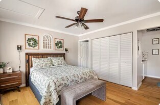 4134 Dolphin Dr in Tampa, FL - Building Photo