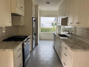 1607 Blount St in Houston, TX - Building Photo - Building Photo