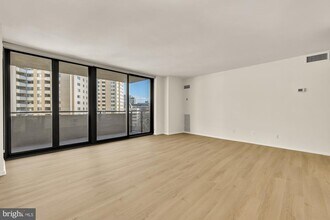 4620 N Park Ave in Chevy Chase, MD - Building Photo - Building Photo