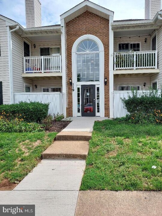 119 Westwick Ct in Sterling, VA - Building Photo
