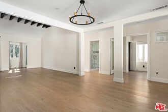 8921 Ashcroft Ave in West Hollywood, CA - Building Photo - Building Photo