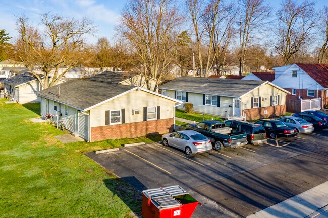 1228 S Blanchard St in Findlay, OH - Foto de edificio - Building Photo