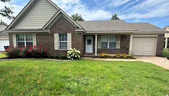 175 Pine Ridge Ln in Oakland, TN - Building Photo