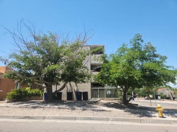 221 Maple St NE in Albuquerque, NM - Building Photo