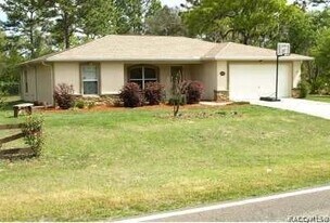 1883 W Hampshire Blvd in Citrus Springs, FL - Building Photo