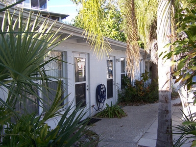 Beach Haven Apartments in Englewood, FL - Building Photo