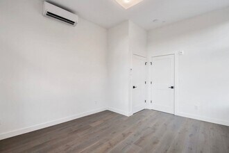 217 Essex St, Unit 305 in Salem, MA - Foto de edificio - Building Photo