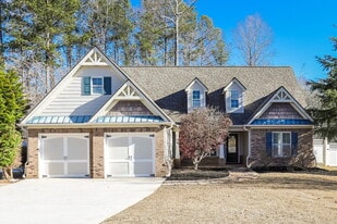 303 Surrey Ct in Bremen, GA - Building Photo