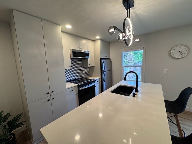 property at 1404 Black Ct