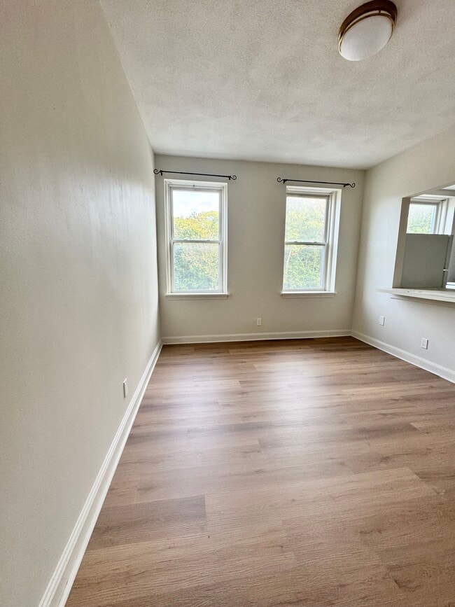 1411 Commonwealth Ave, Unit 303 in Boston, MA - Building Photo - Building Photo