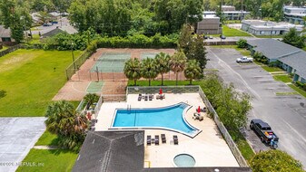 501 SW 75th St in Gainesville, FL - Building Photo