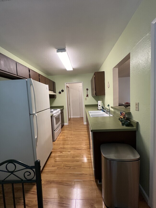 1339 N Columbus Ave in Glendale, CA - Building Photo - Building Photo