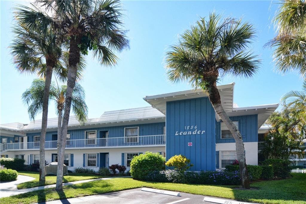 1856 SW Palm City Rd in Stuart, FL - Building Photo