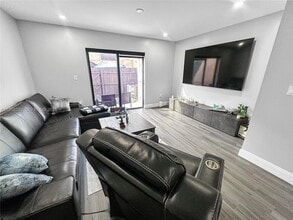 110 SW 108th Ave in Miami, FL - Building Photo - Building Photo