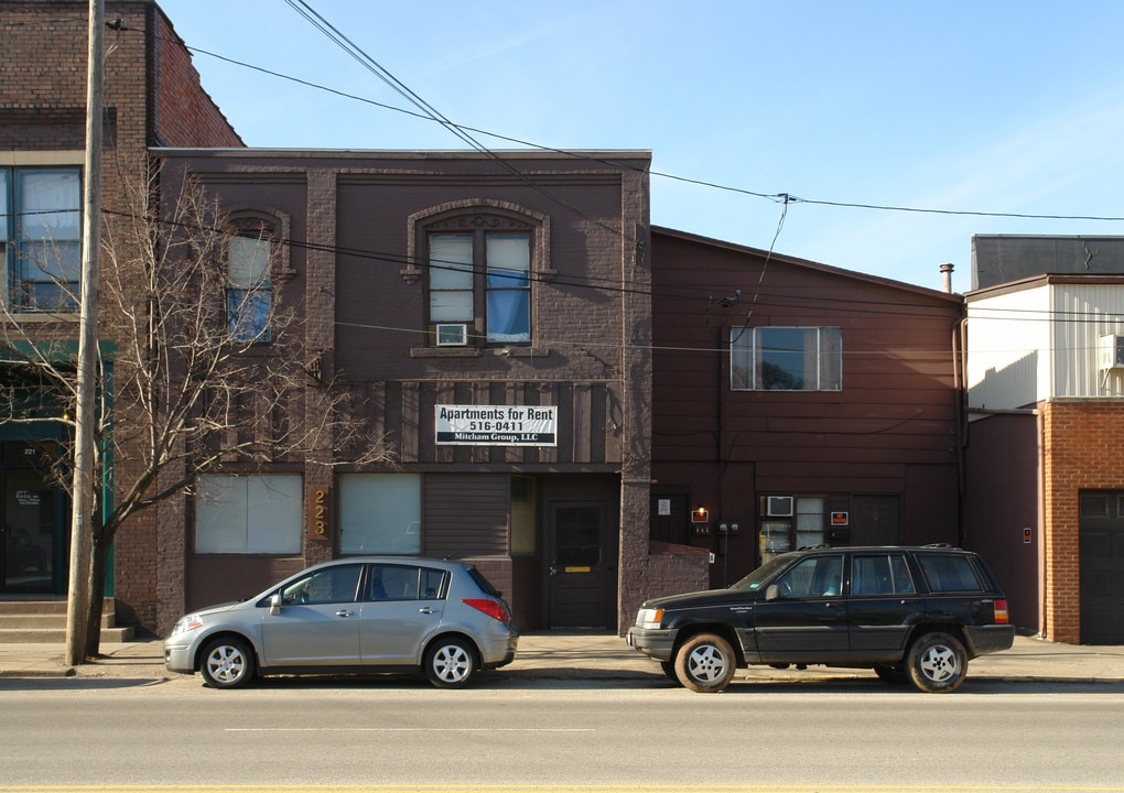 223 Greene St in Marietta, OH - Building Photo