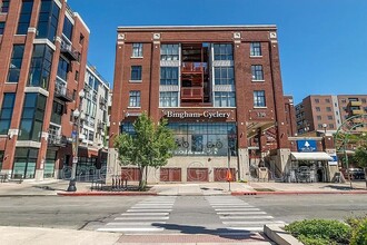 336 W Broadway, Unit 406 in Salt Lake City, UT - Foto de edificio - Building Photo