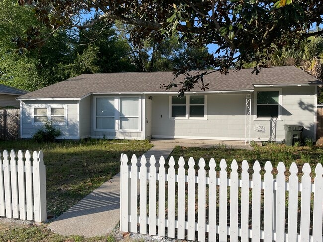206 Rue Max St in Pensacola, FL - Building Photo - Building Photo