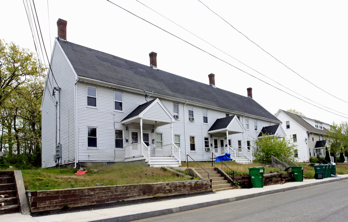 150-160 Border St in Whitinsville, MA - Building Photo