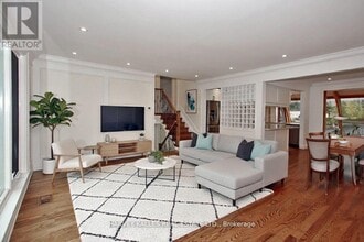 140 Wedgewood Dr in Toronto, ON - Building Photo - Building Photo