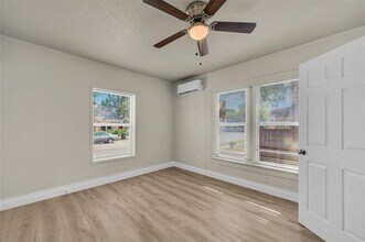 305 NW 23rd St in Fort Worth, TX - Building Photo - Building Photo
