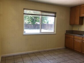 3932 Huron St in Sacramento, CA - Building Photo - Building Photo